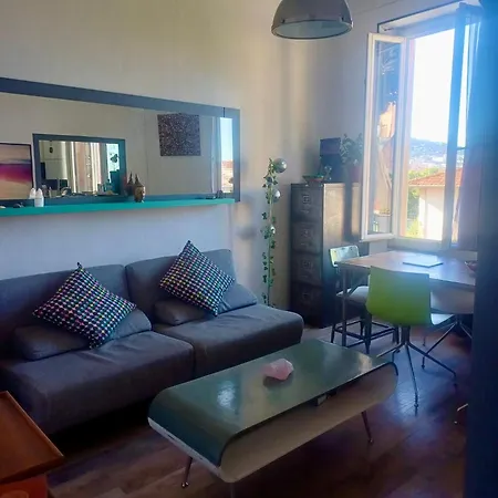 Appartement 2p Rénové Dans Bel Immeuble Niçois De Caractère Nice
