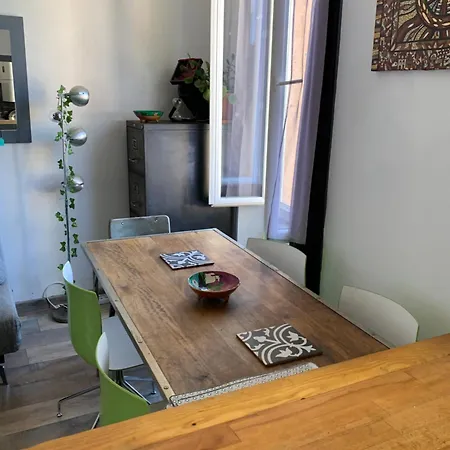 Appartement 2p Rénové Dans Bel Immeuble Niçois De Caractère Nice