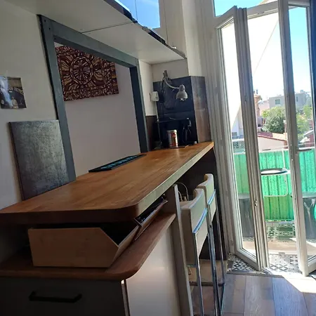 2p Rénové Dans Bel Immeuble Niçois De Caractère Appartement Nice