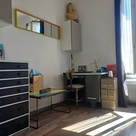 2p Rénové Dans Bel Immeuble Niçois De Caractère Appartement Nice